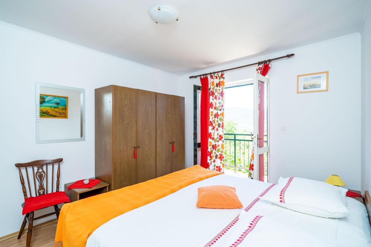 Laurel Leaf Apartment *