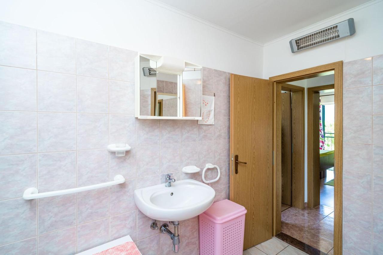 Laurel Leaf Apartment *
