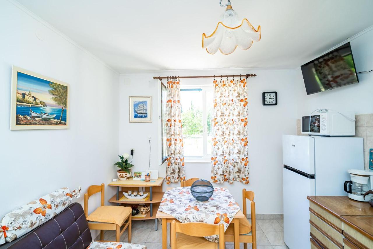 Apartment Laurel Leaf Lovorno